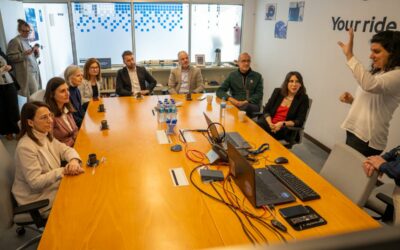 Lorenzana destaca «las inmensas posibilidades» del sector aeroespacial en Galicia y anima a las empresas a apostar más que nunca por esta industria