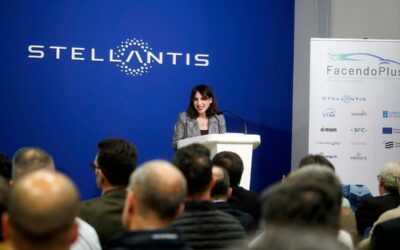 Lorenzana destaca que el sector de la automoción va a encontrar muchas oportunidades en la estrategia de defensa y seguridad que prepara a Xunta de Galicia