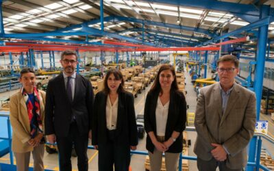Lorenzana destaca el papel de la nueva Estrategia de Seguridad y Defensa para seguir potenciando este sector clave en Galicia